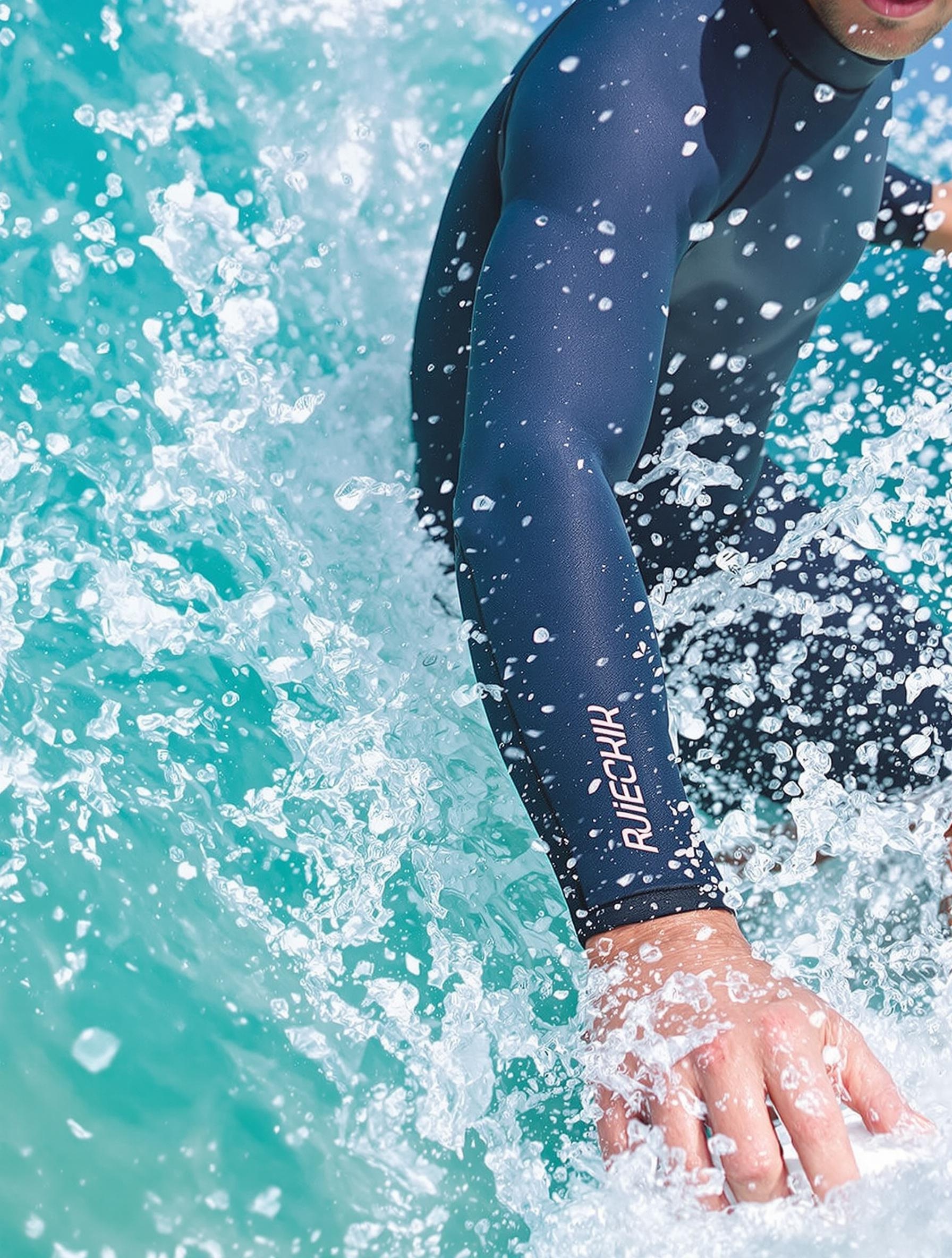 Pantalon Rip Curl Peak Stretch Fleece en action sur l'eau